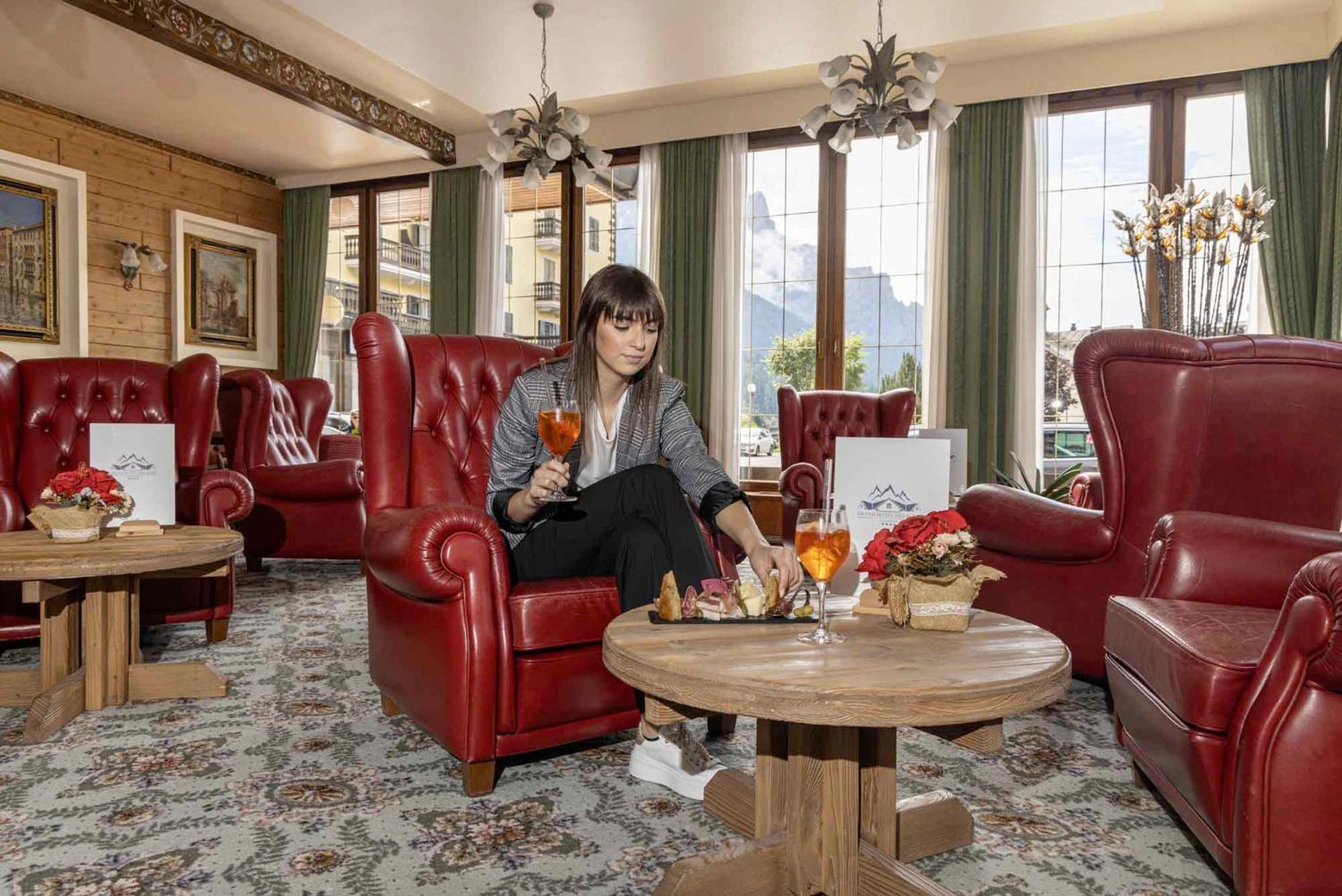 G. Hotel Des Alpes ซานมาร์ตีโนดีกัสตรอสซา ภายนอก รูปภาพ