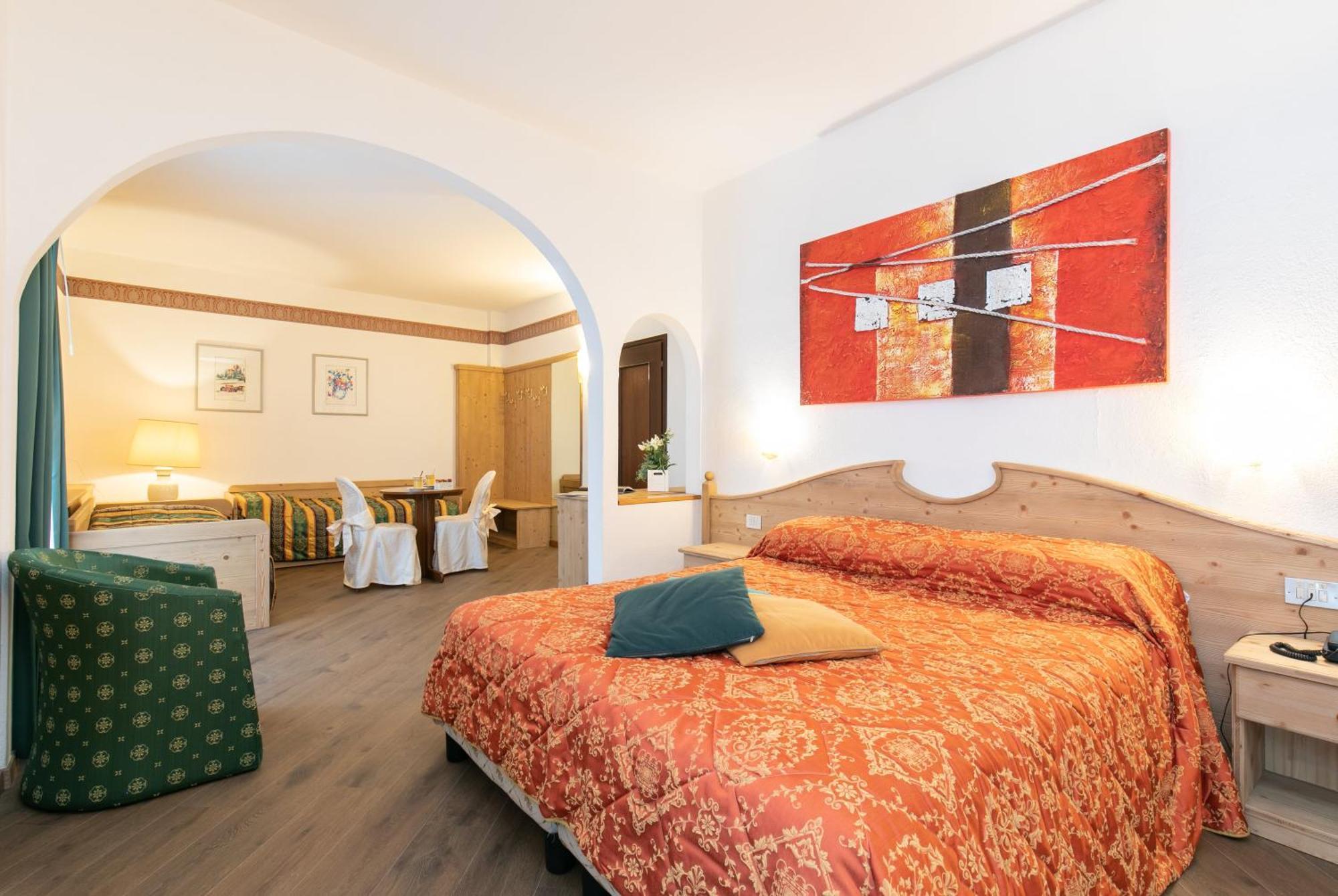 G. Hotel Des Alpes ซานมาร์ตีโนดีกัสตรอสซา ภายนอก รูปภาพ