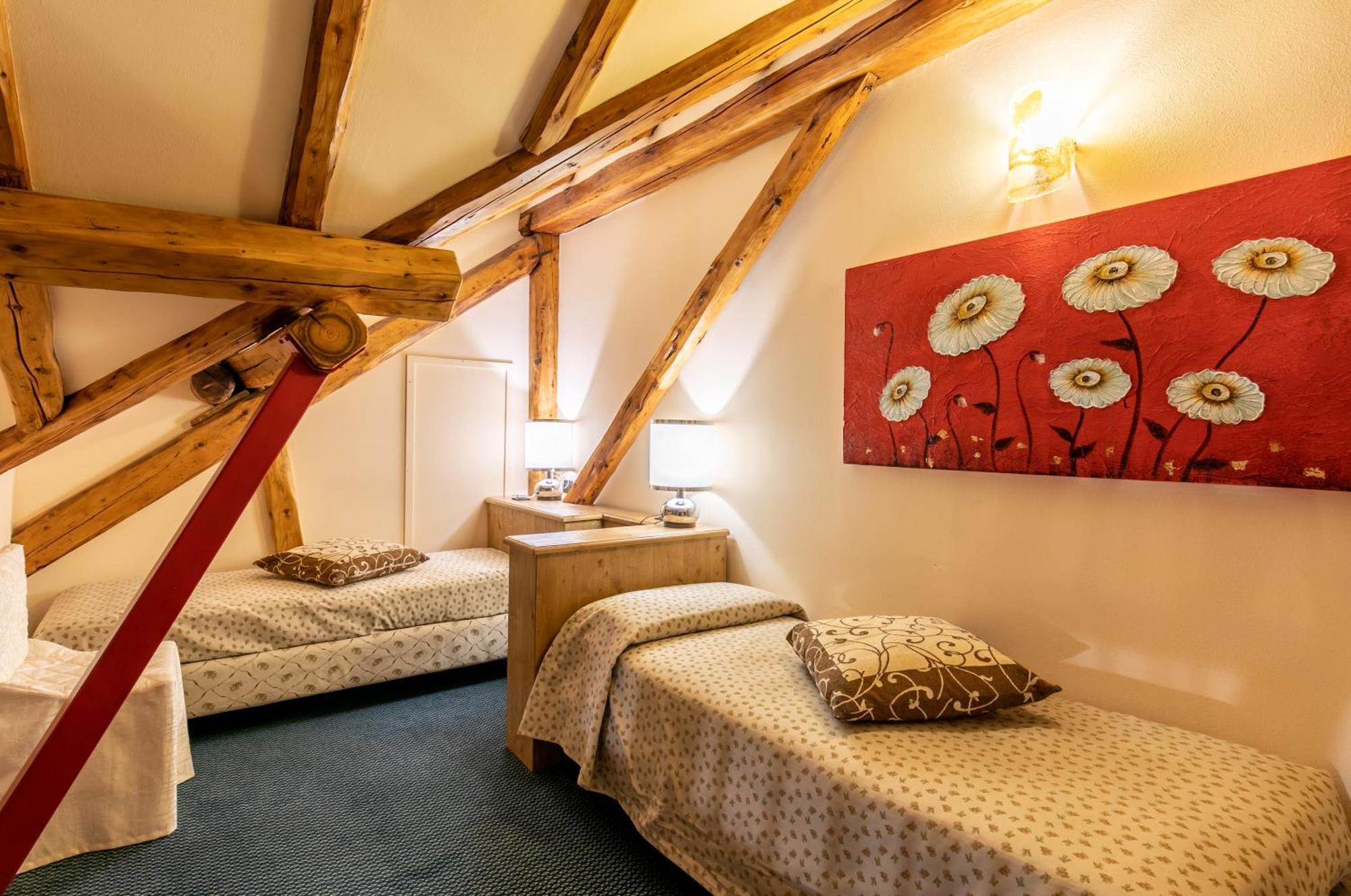 G. Hotel Des Alpes ซานมาร์ตีโนดีกัสตรอสซา ภายนอก รูปภาพ
